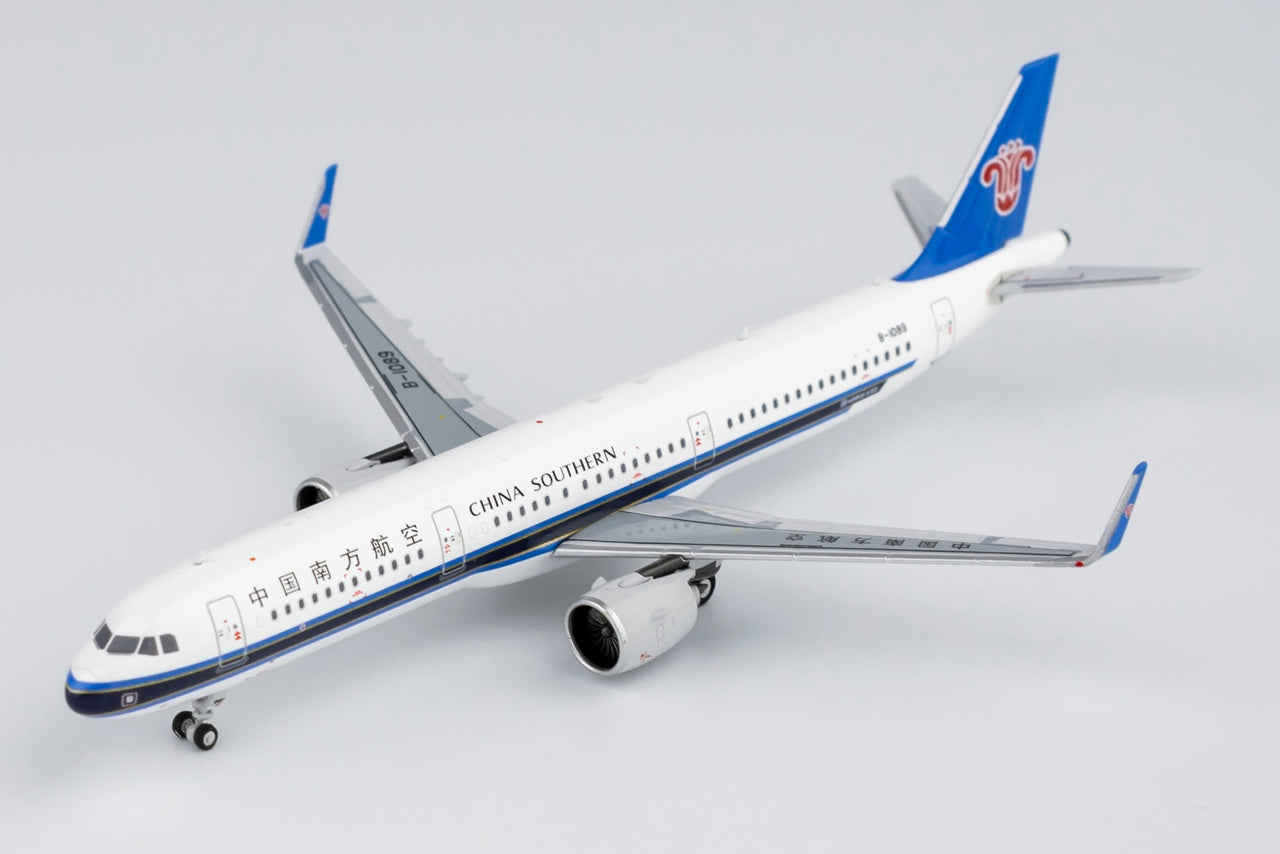 China Southern Airlines Airbus A321Neo Airplane Model B-1089 (1/400 Scale)