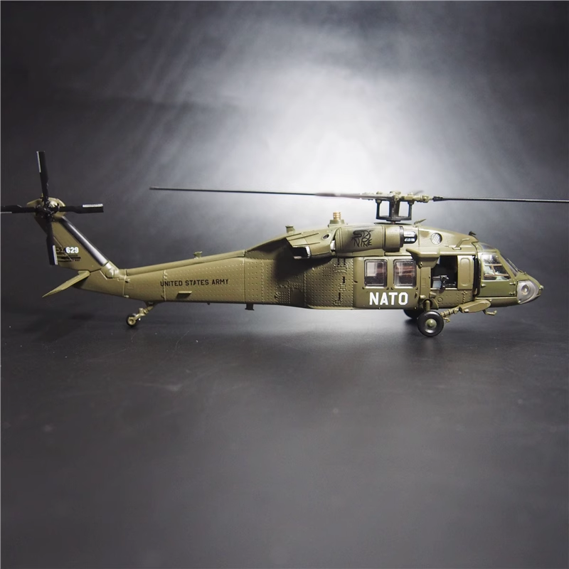 1/72 Sikorsky UH-60 Black Hawk Helicopter Model