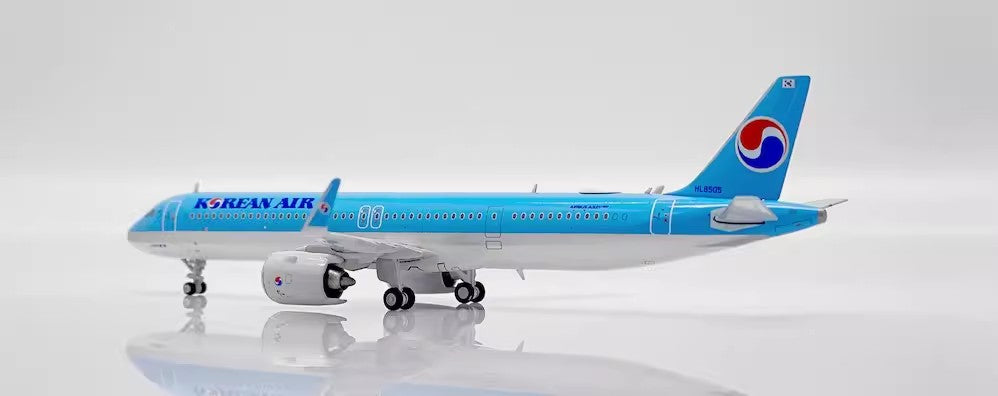 Korean Air Airbus A321Neo Airplane Model HL8505 (1/400 Scale)