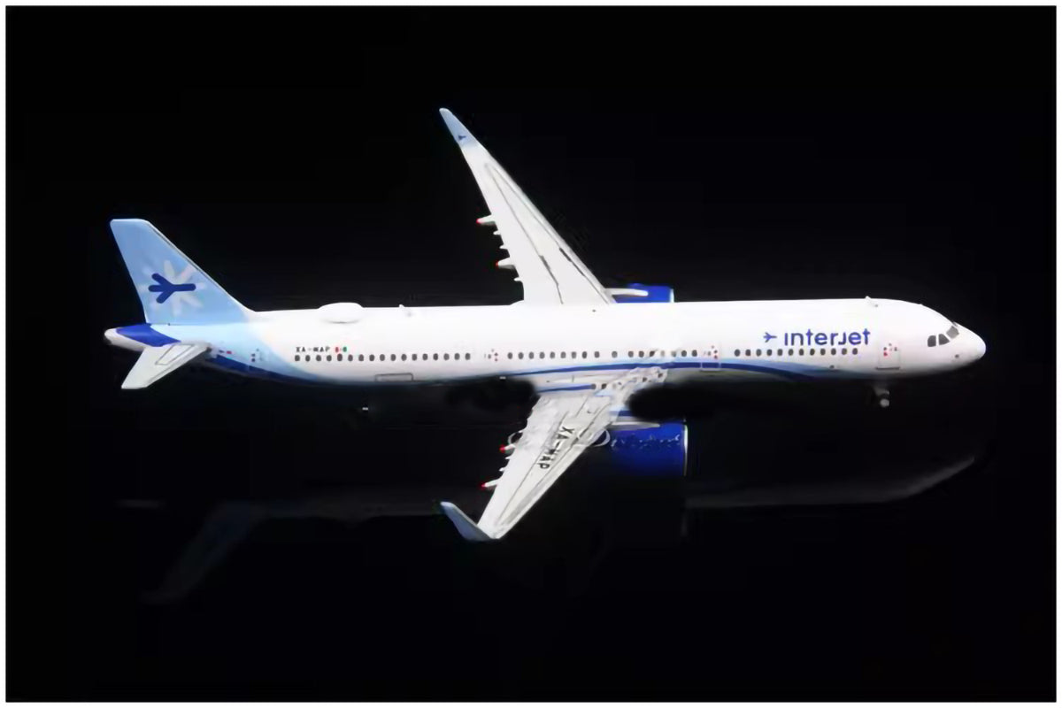 Interjet Mexico Airbus A321neo Airplane Model (1/400 Scale)