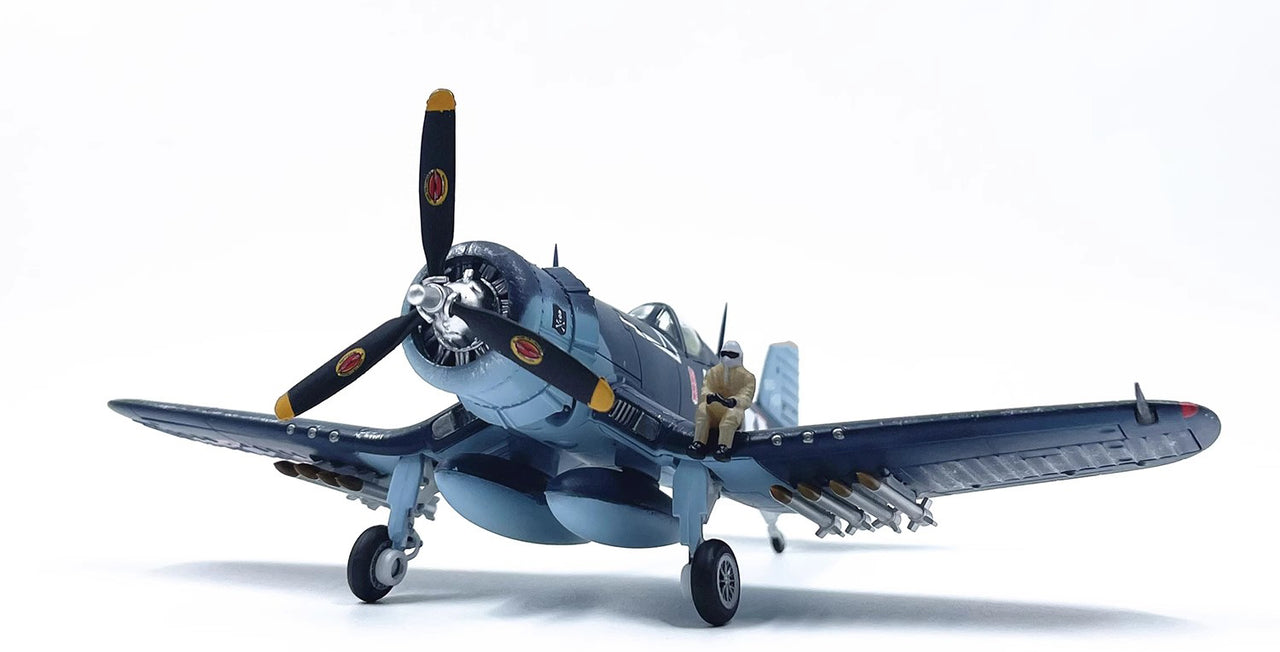 1/72  VF-17 F4U Tommy Blackburn Corsair Carrier-based Fighter-bomber Airplane Model