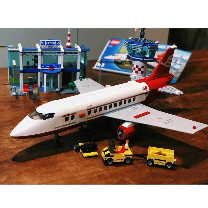 703PCS New Airport Station Terminal Building Blocks Set Compatible 3182 Construction Airplane