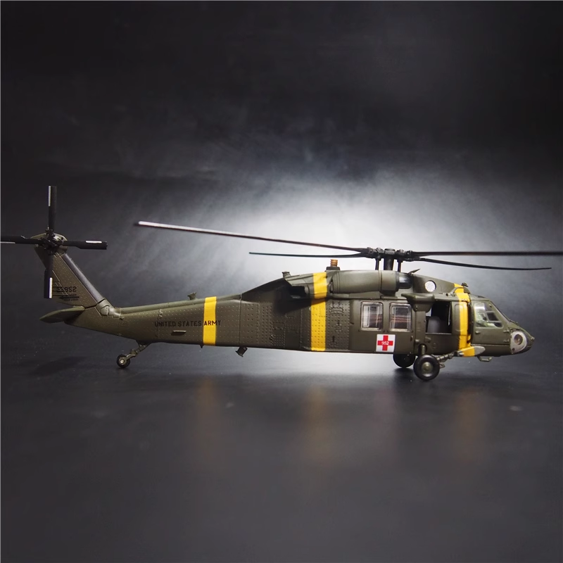 1/72 Sikorsky UH-60 Black Hawk Helicopter Model