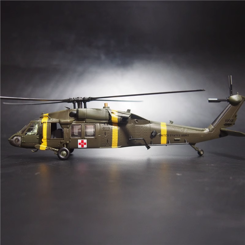 1/72 Sikorsky UH-60 Black Hawk Helicopter Model