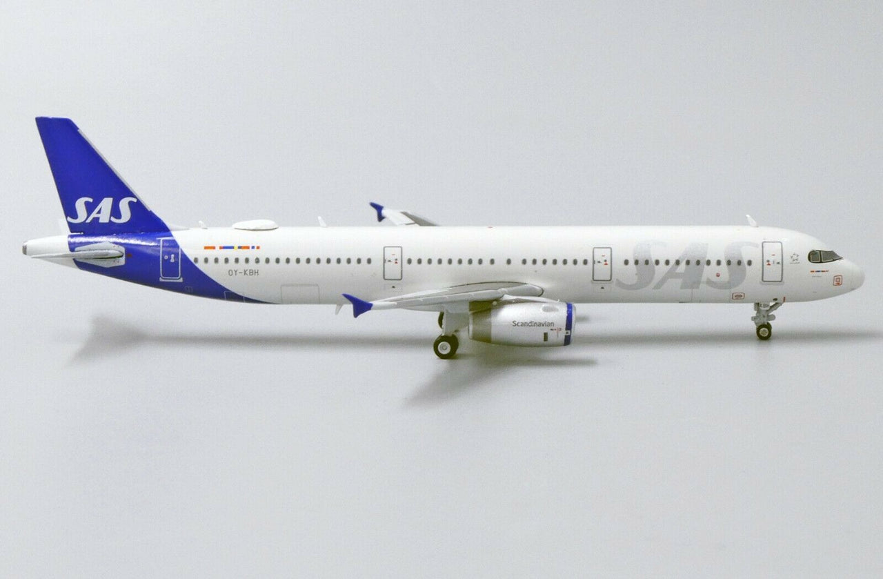 Scandinavian Airlines SAS Airbus A321 Airplane Model OY-KBH (1/400 Scale)