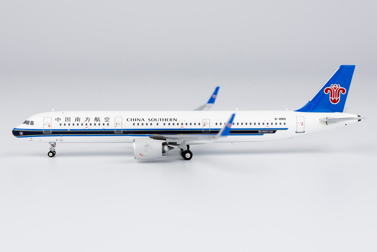 China Southern Airlines Airbus A321Neo Airplane Model B-1089 (1/400 Scale)