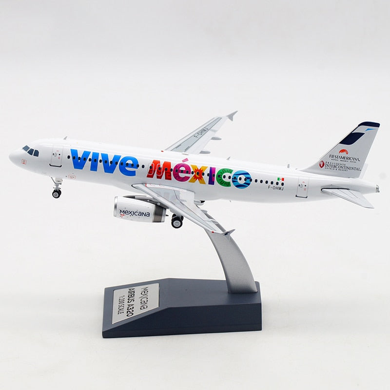 Vive Mexico Airbus A320 Airplane Model (1/200 Scale)