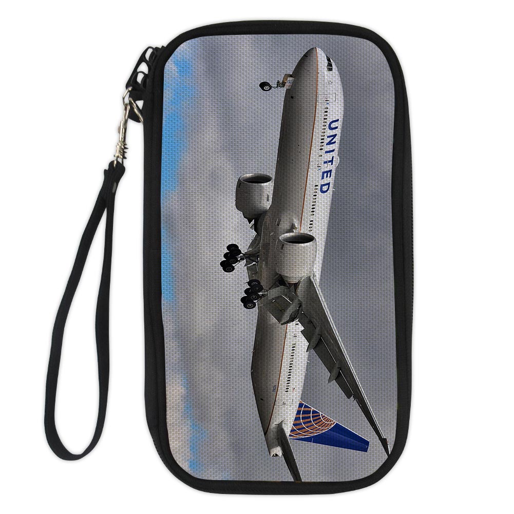 United Airways Boeing 777 Designed Travel Cases & Wallets